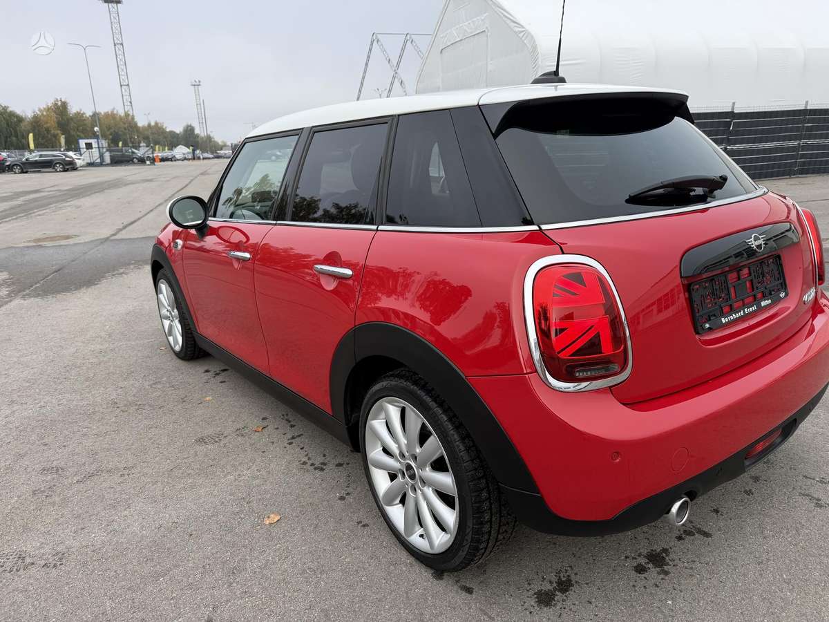Mini Cooper, 1.5 l., hatchback