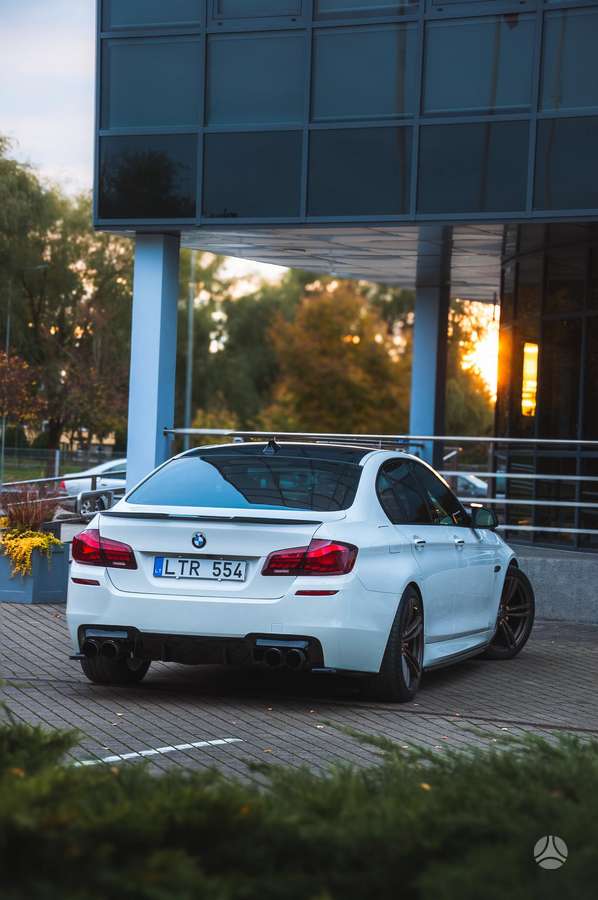 BMW 528, 3.0 l., Седан