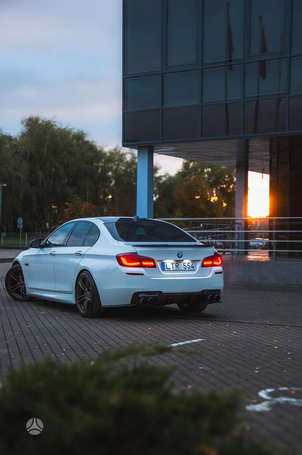 BMW 528, 3.0 l., Седан