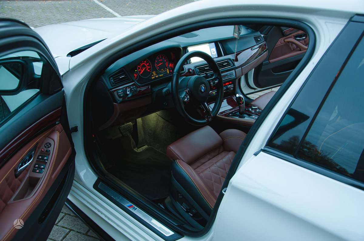 BMW 528, 3.0 l., Седан