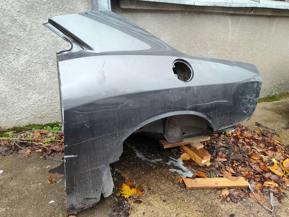 Dodge Challenger kėbulo dalys