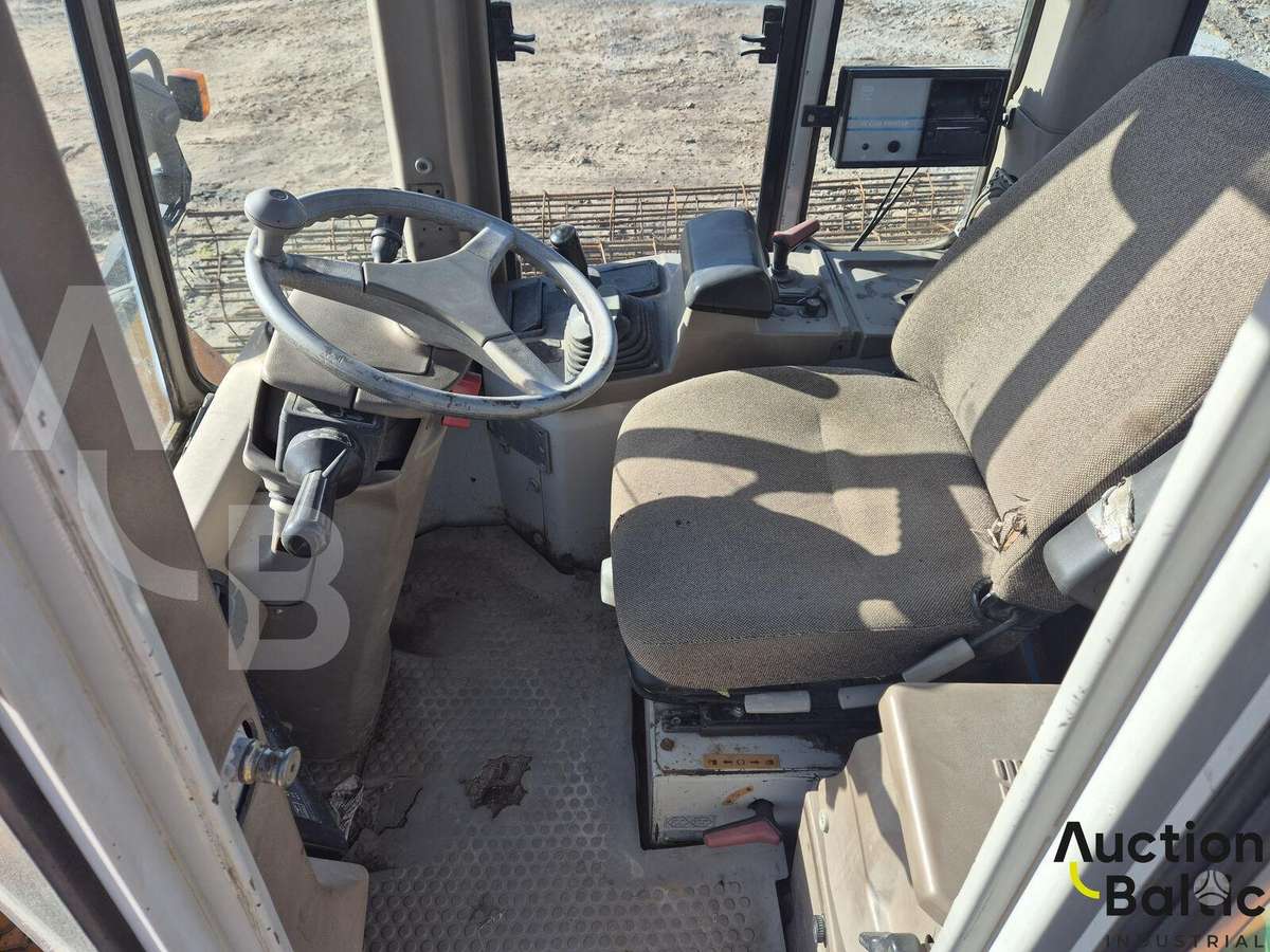 Fiat-Hitachi FR 130, frontal loader