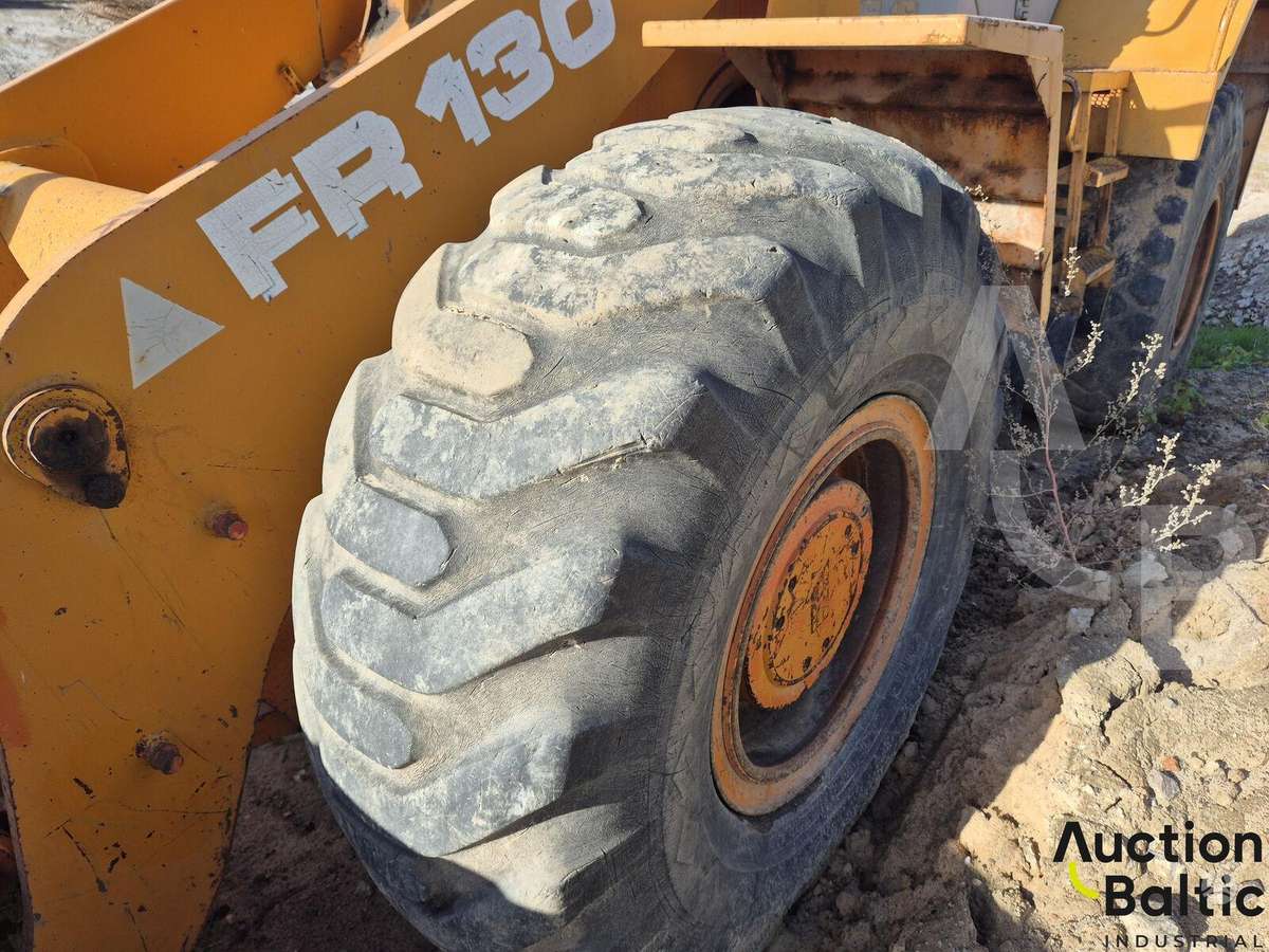 Fiat-Hitachi FR 130, frontal loader