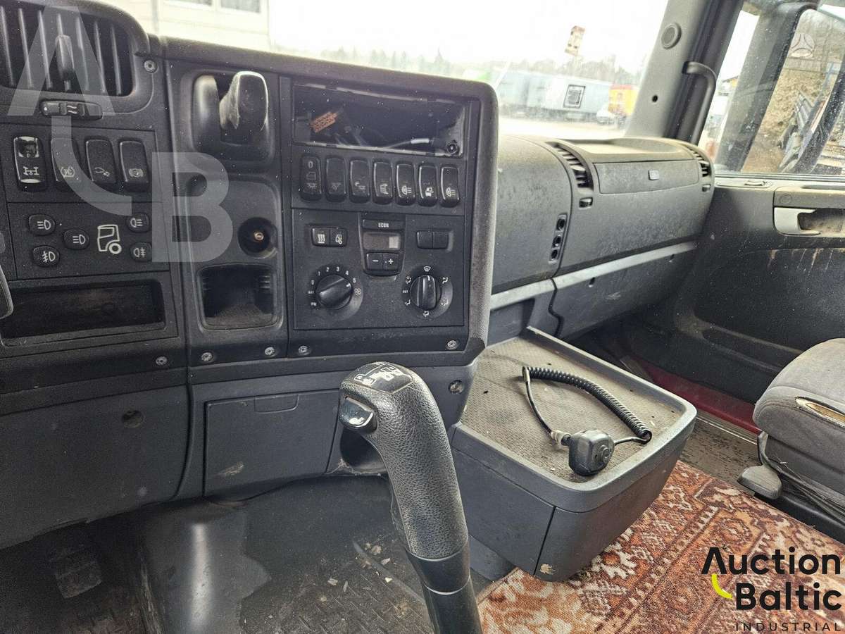 -Kita- R 480, medvežės