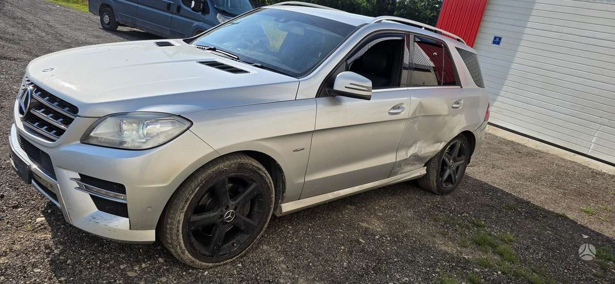 Mercedes-Benz ML350