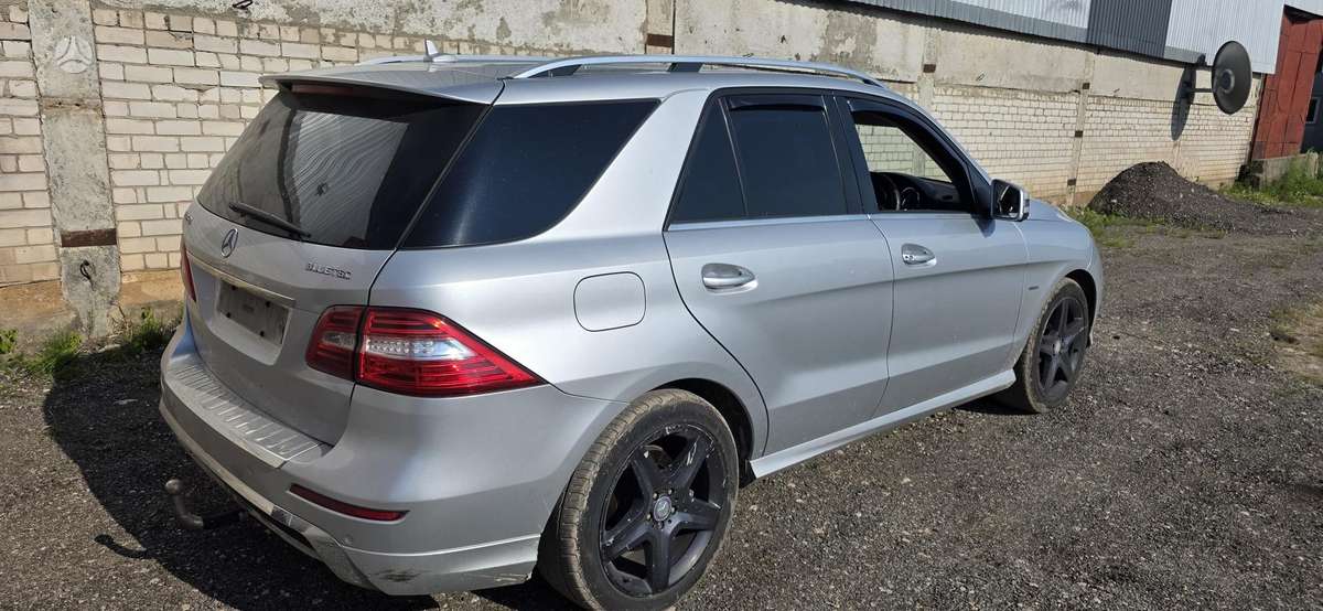 Mercedes-Benz ML350