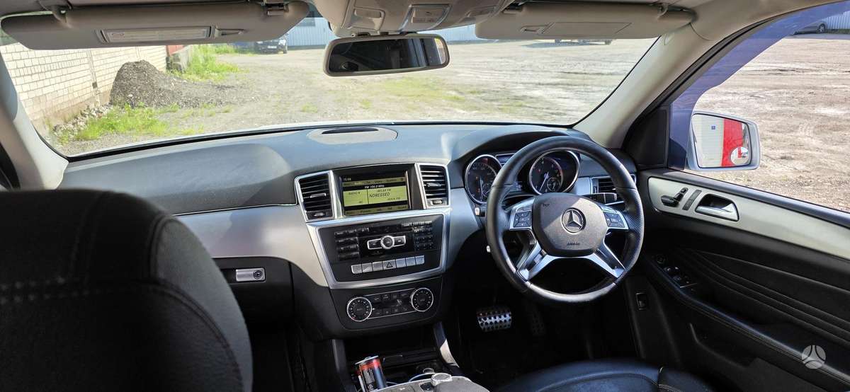 Mercedes-Benz ML350