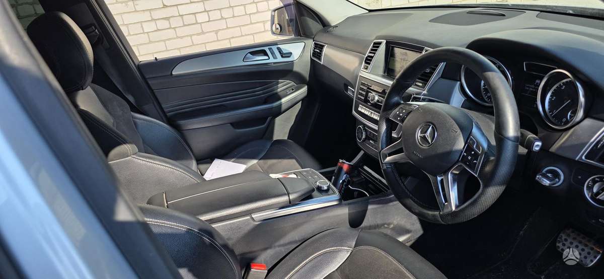 Mercedes-Benz ML350