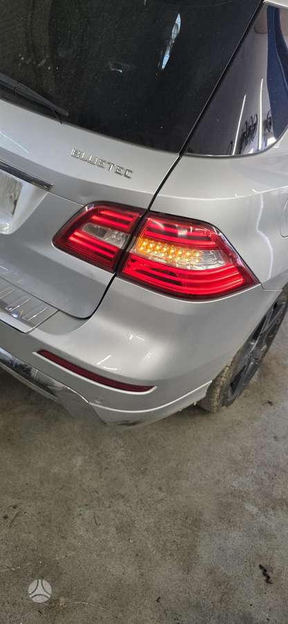 Mercedes-Benz ML350