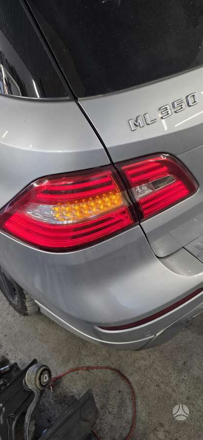 Mercedes-Benz ML350