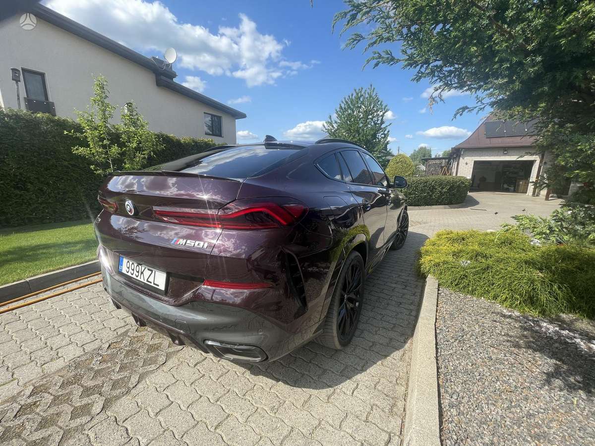 BMW X6 M, Седан