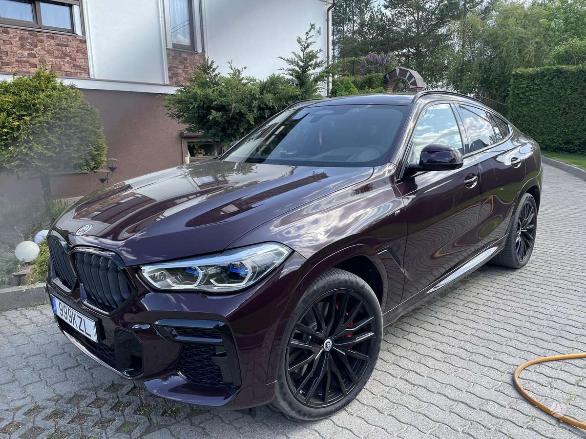 BMW X6 M, Седан