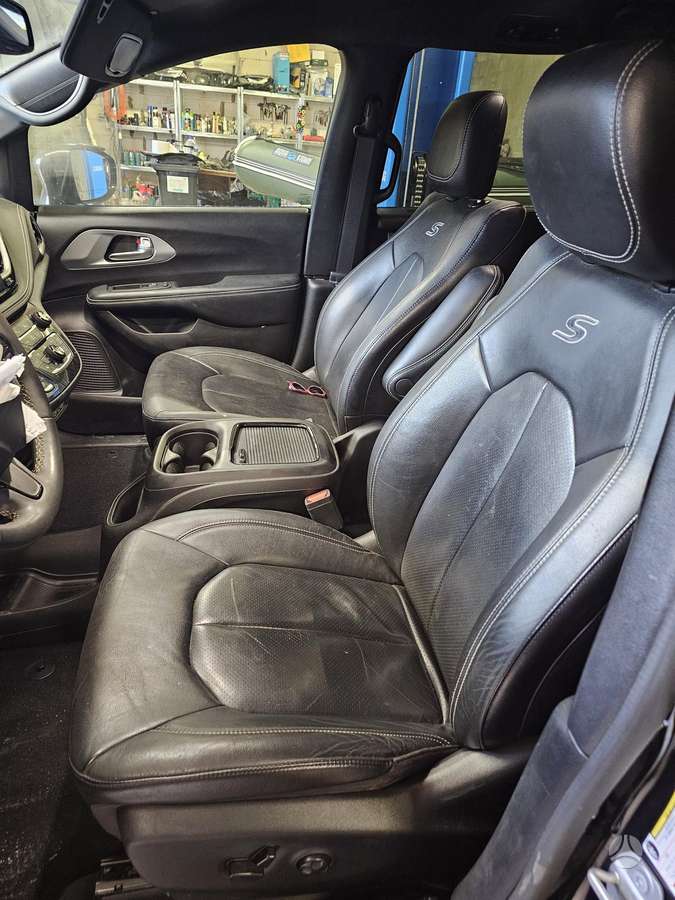 Chrysler Pacifica детали кузова