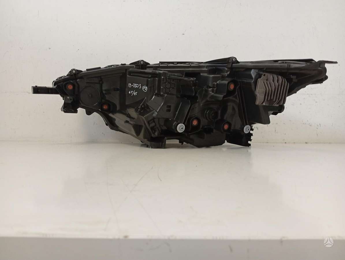 Toyota bZ4X фары