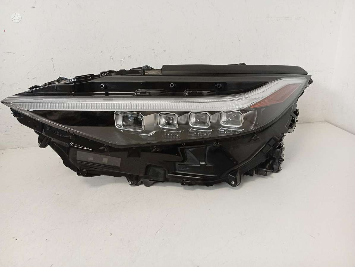 Toyota bZ4X фары