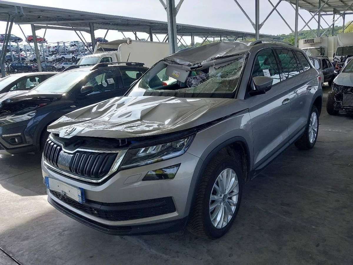 Skoda Kodiaq dalimis. Variklis dfga dėžė uay spalva 4k f8h