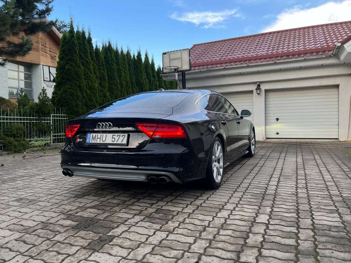 Audi S7, hatchback