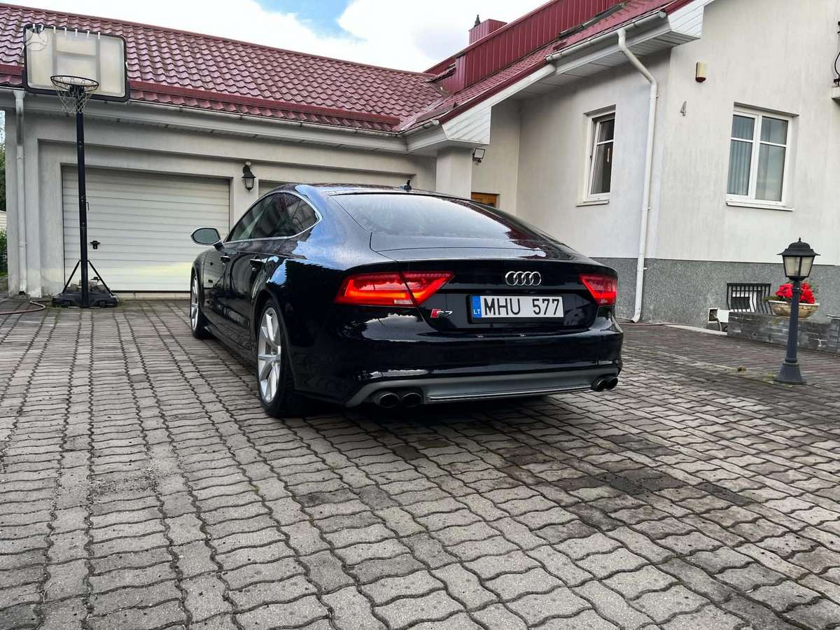 Audi S7, hatchback