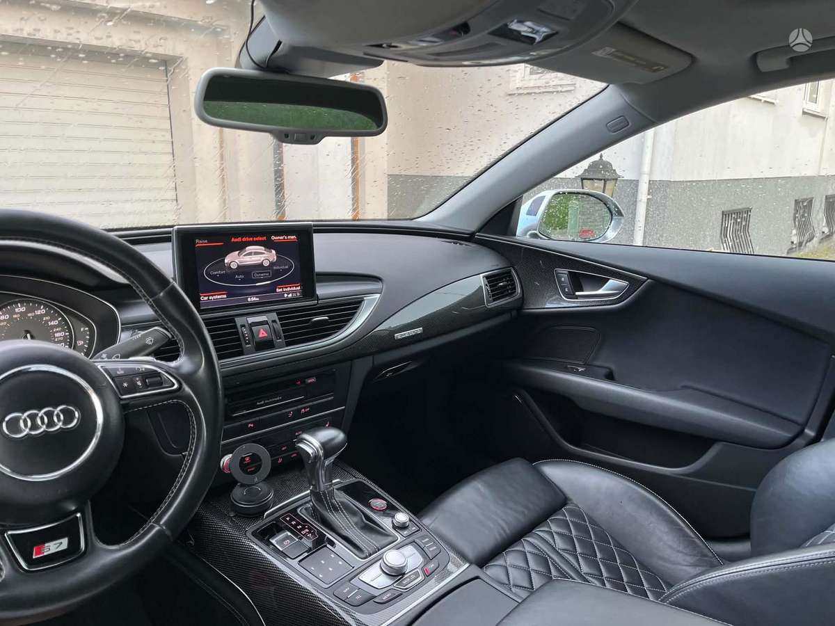Audi S7, hatchback