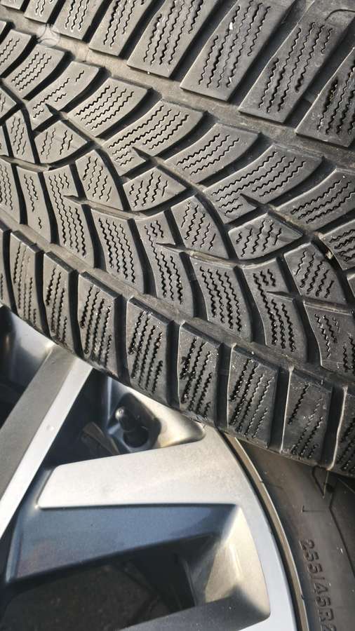 Goodyear, winter 255/45 R20