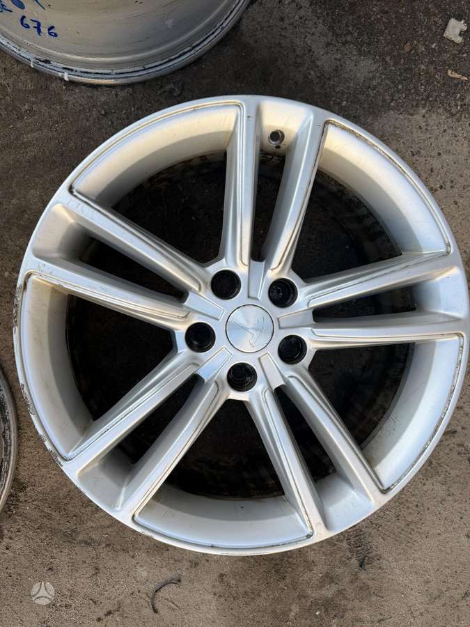 TESLA Model S, lengvojo lydinio, R19