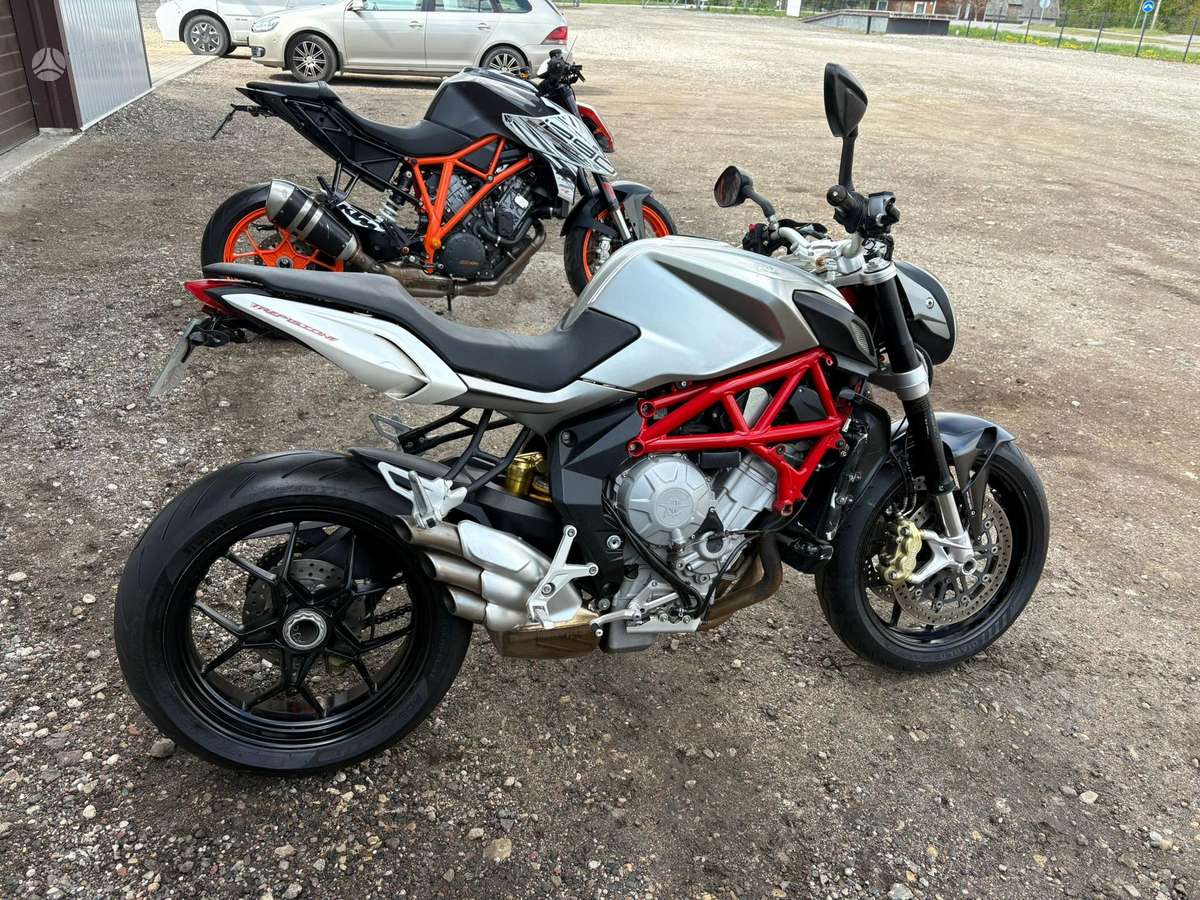 MV Agusta Brutale, street / классические
