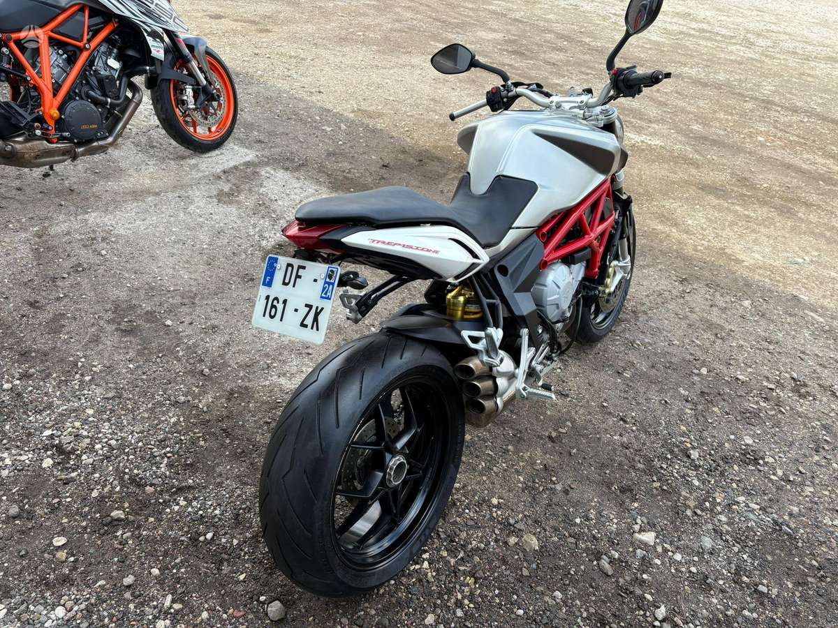 MV Agusta Brutale, street / классические