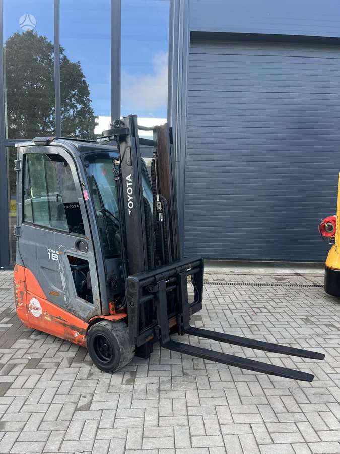 Toyota 8FBEKT18, forklifts