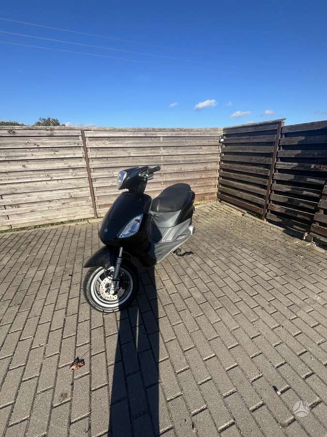 Piaggio Fly 124cc, scooters / mopeds