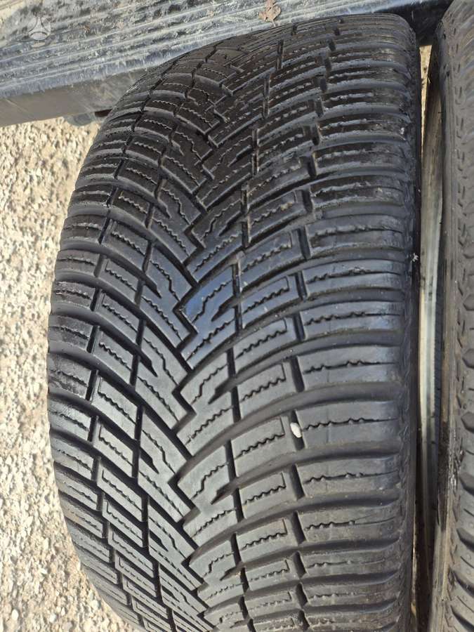 Pirelli, всесезонные 225/40 R19