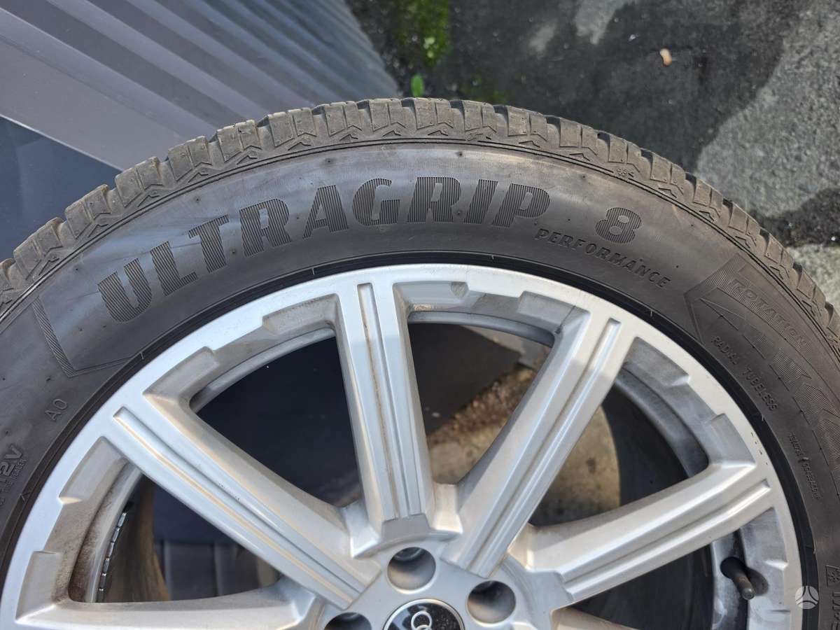 Audi Su padangomis, light alloy, R20