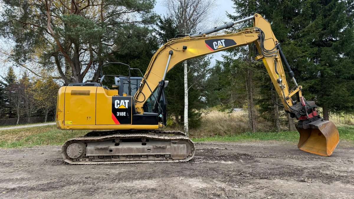 Caterpillar 318EL, excavator