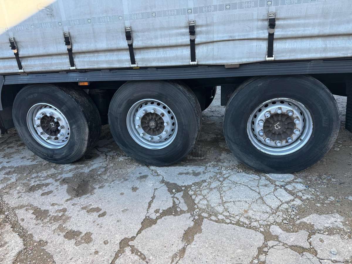 Krone SD, užuolaidinės / tentinės