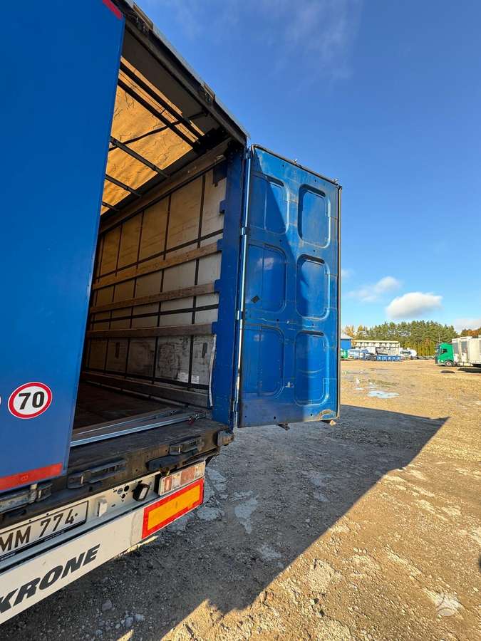 Krone SD, užuolaidinės / tentinės
