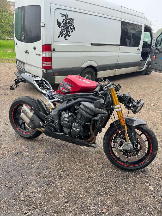 Triumph Speed Triple, street / classic