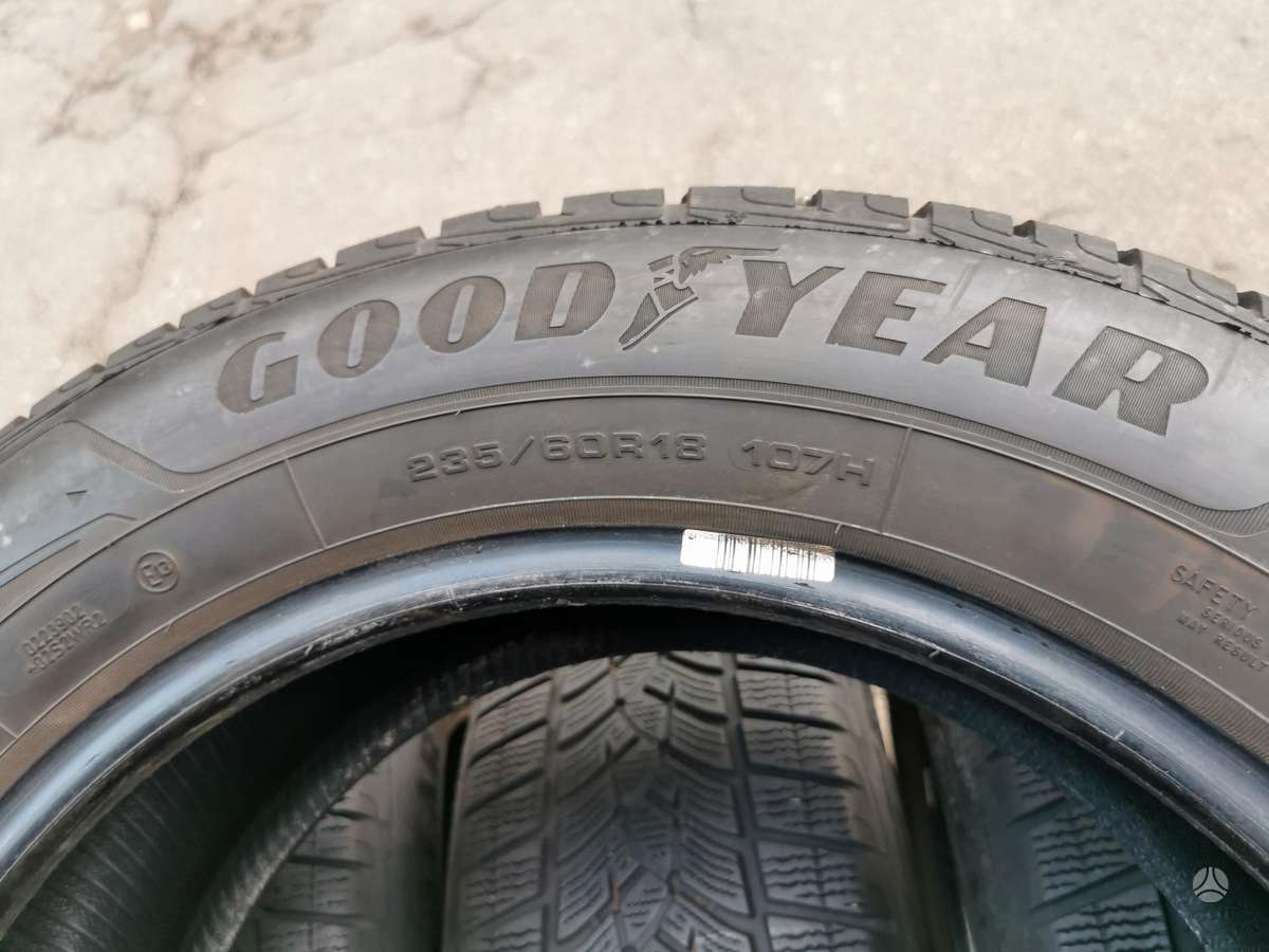 Goodyear ULTRAGRIP 2022, зимние 235/60 R18