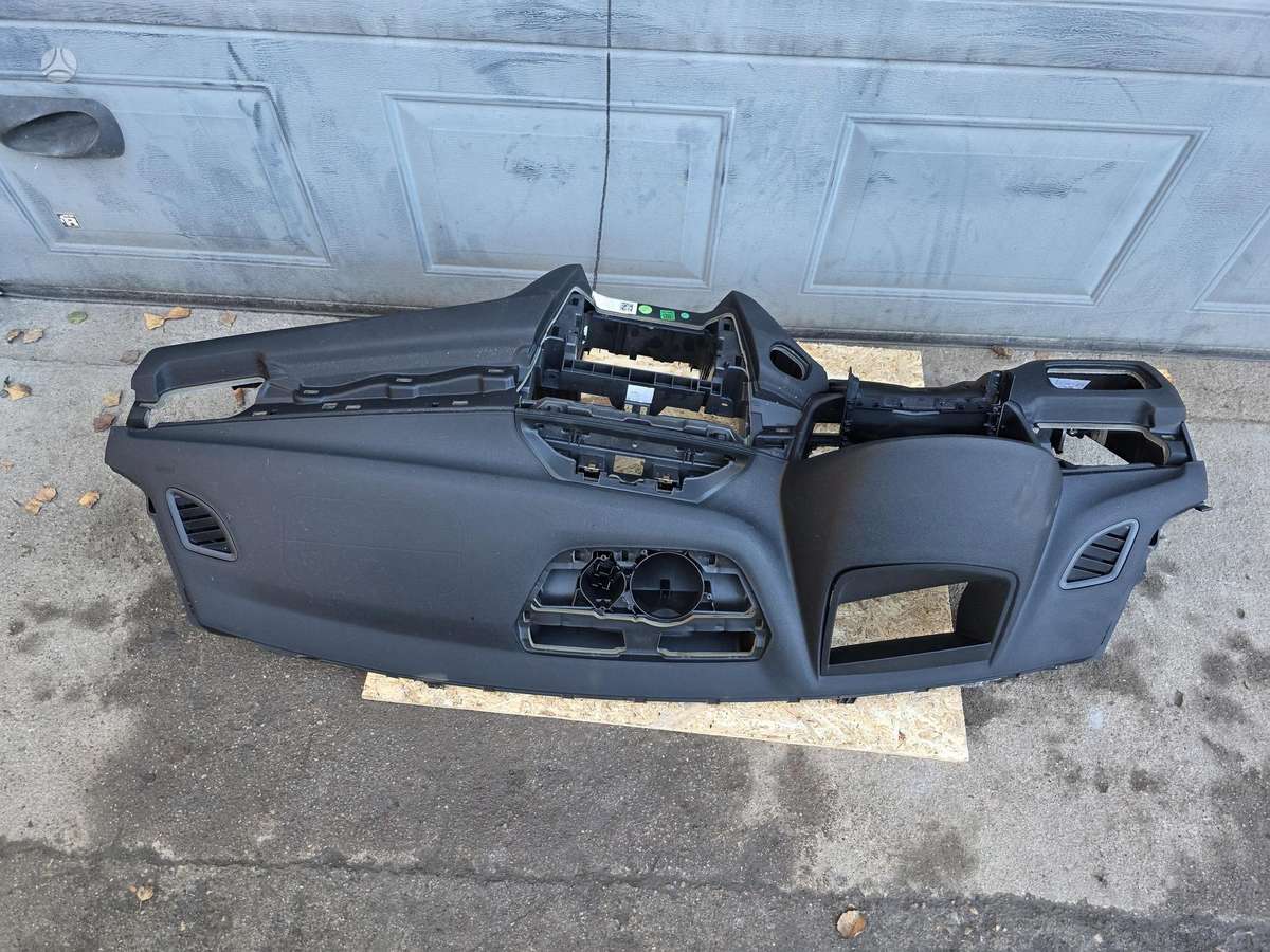 BMW X1 Head up su airbagu
