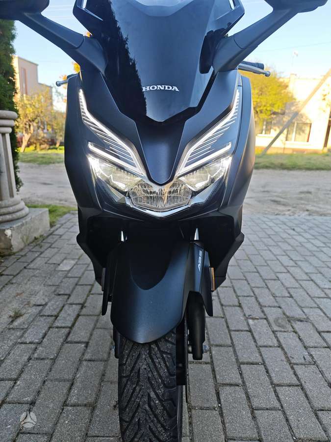 Honda Forza 125cc, scooters / mopeds