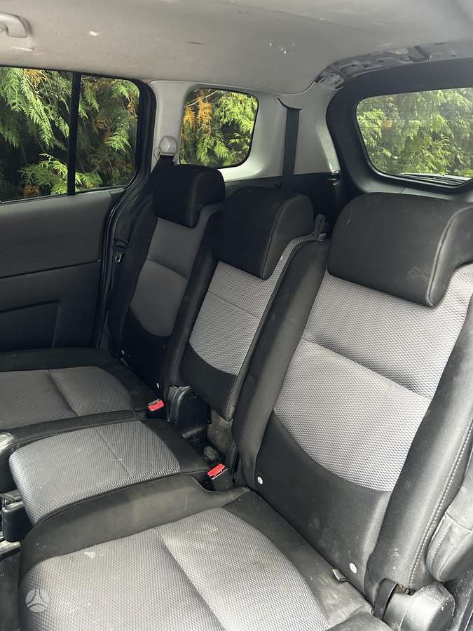 Mazda 5, 2.0 l., Минивэн