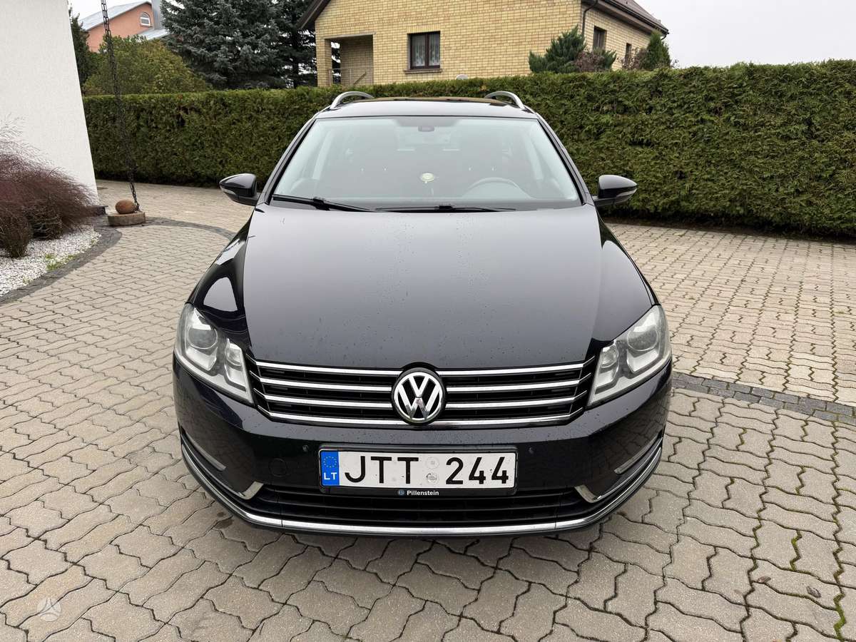 Volkswagen Passat 2014 — rear view