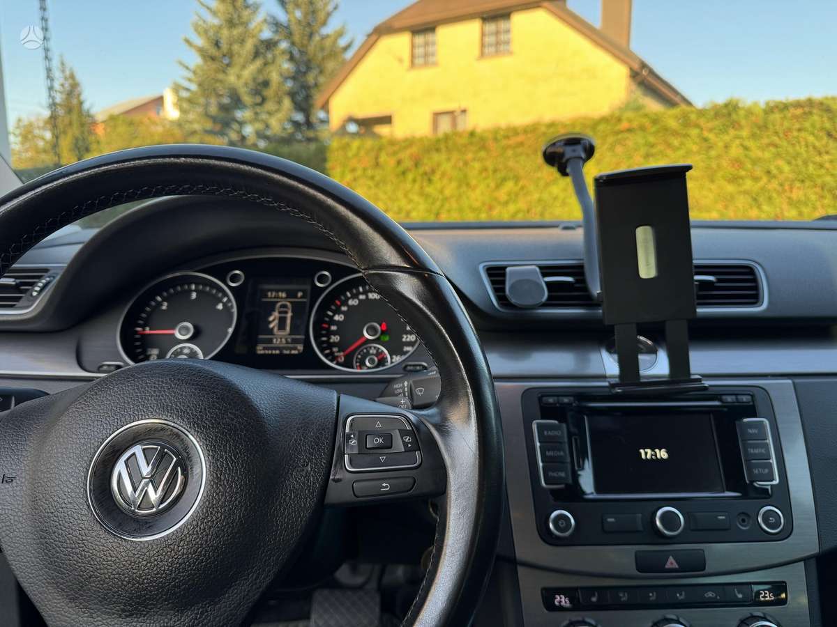 Volkswagen Passat 2014 — photo 16