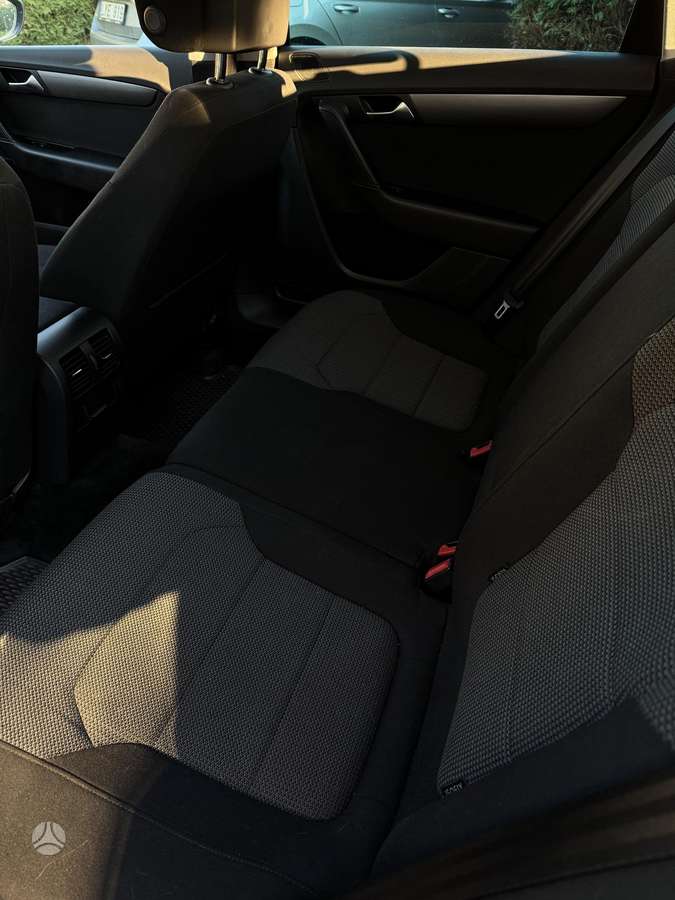 Volkswagen Passat 2014 — photo 21