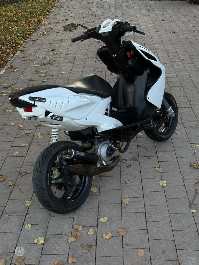 Yamaha Aerox 49cc, scooters / mopeds