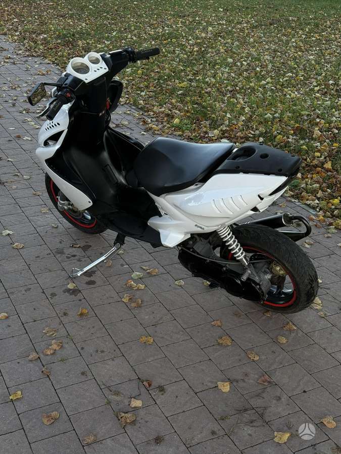 Yamaha Aerox 49cc, scooters / mopeds