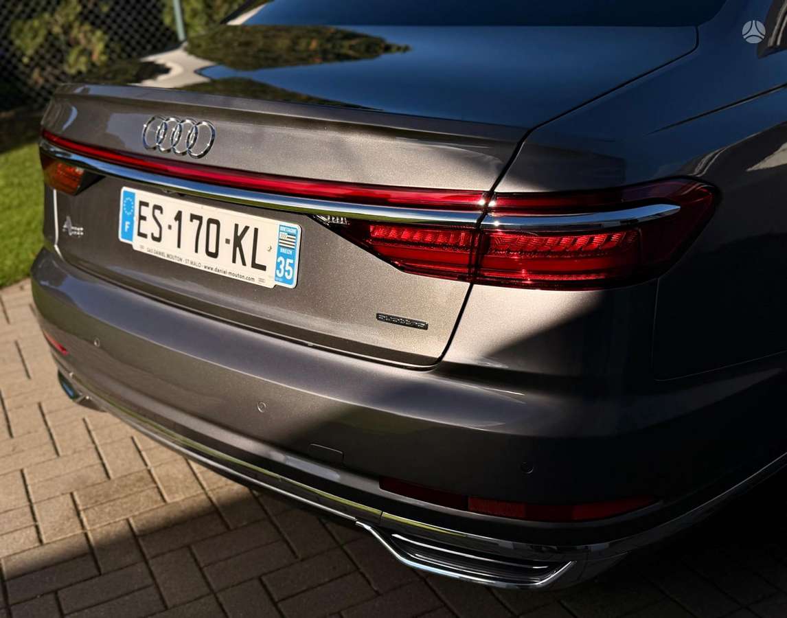 Audi A8, 3.0 l., Седан