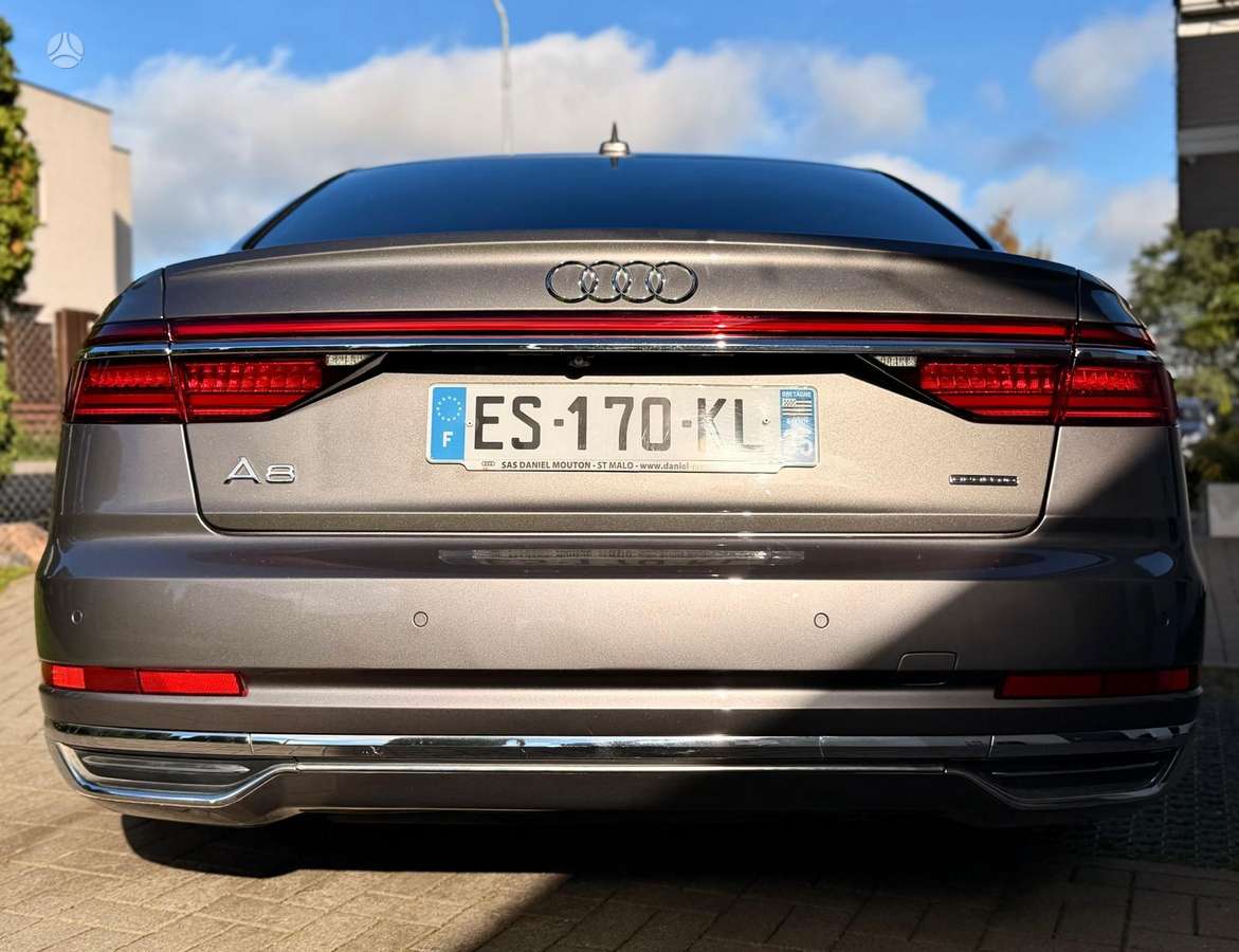 Audi A8, 3.0 l., Седан