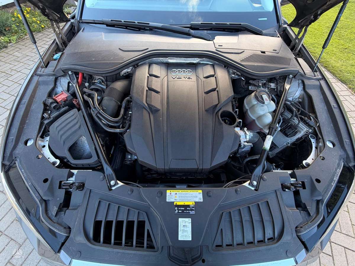 Audi A8, 3.0 l., Седан