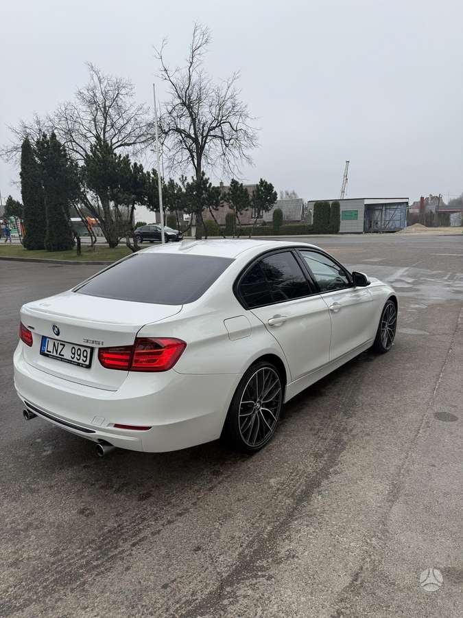 BMW 335, 3.0 l., Седан