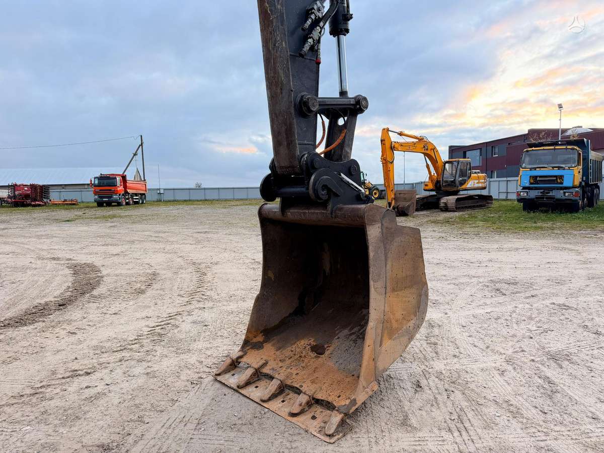 Volvo EC 210 BLC, excavator