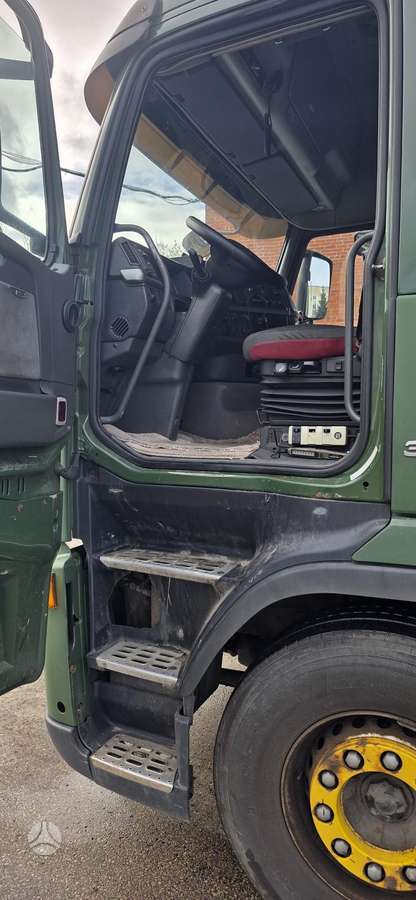 Volvo FH12-380  6×2, double sleeper